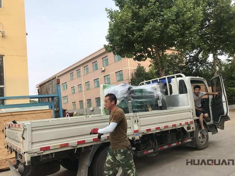 一臺HQ30GF標(biāo)配柴油發(fā)電機(jī)組在6.18發(fā)往蘇州工業(yè)園區(qū)