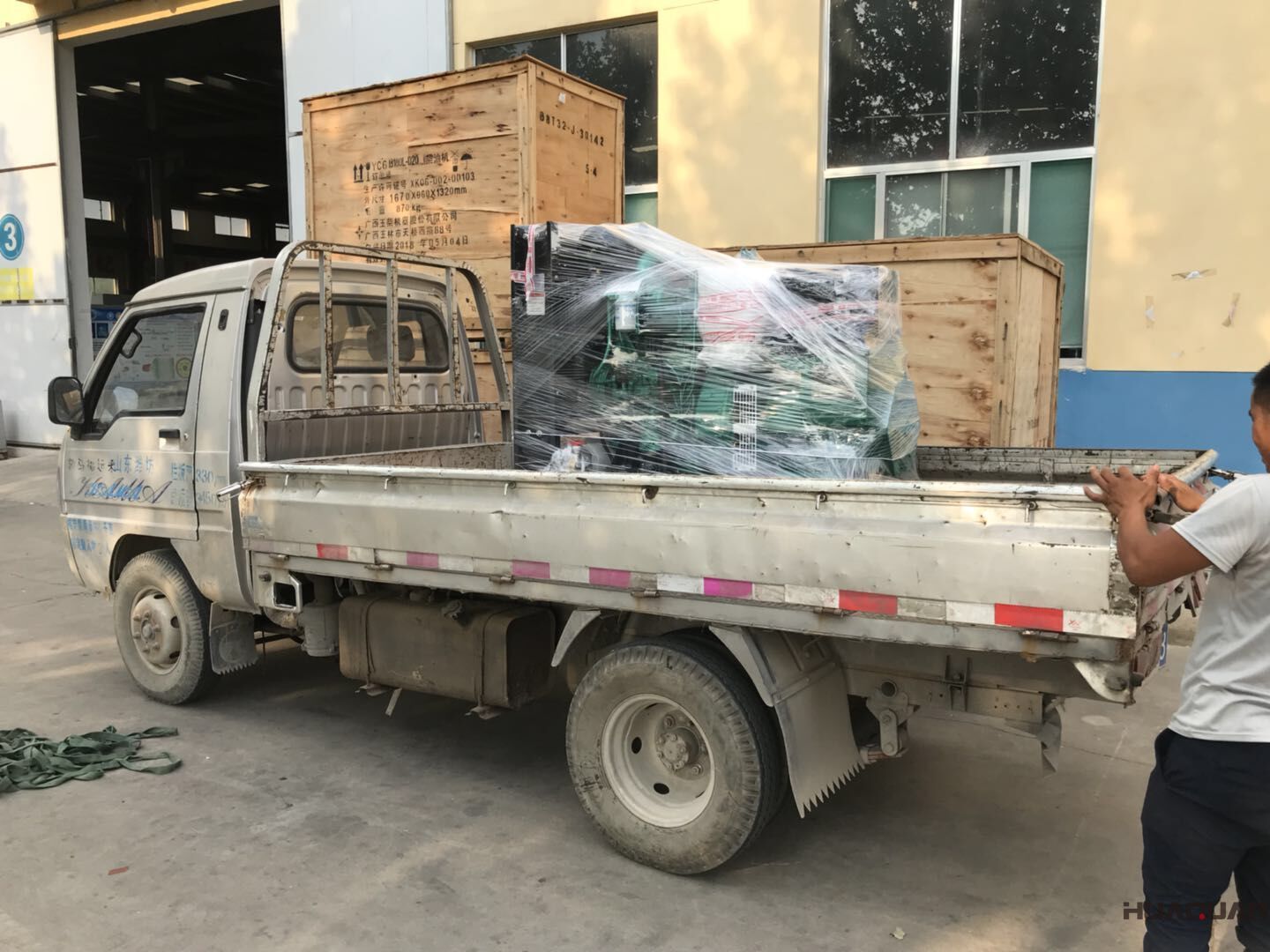 一臺(tái)HQ30GF標(biāo)配型柴油發(fā)電機(jī)組于7月24號(hào)發(fā)往河北