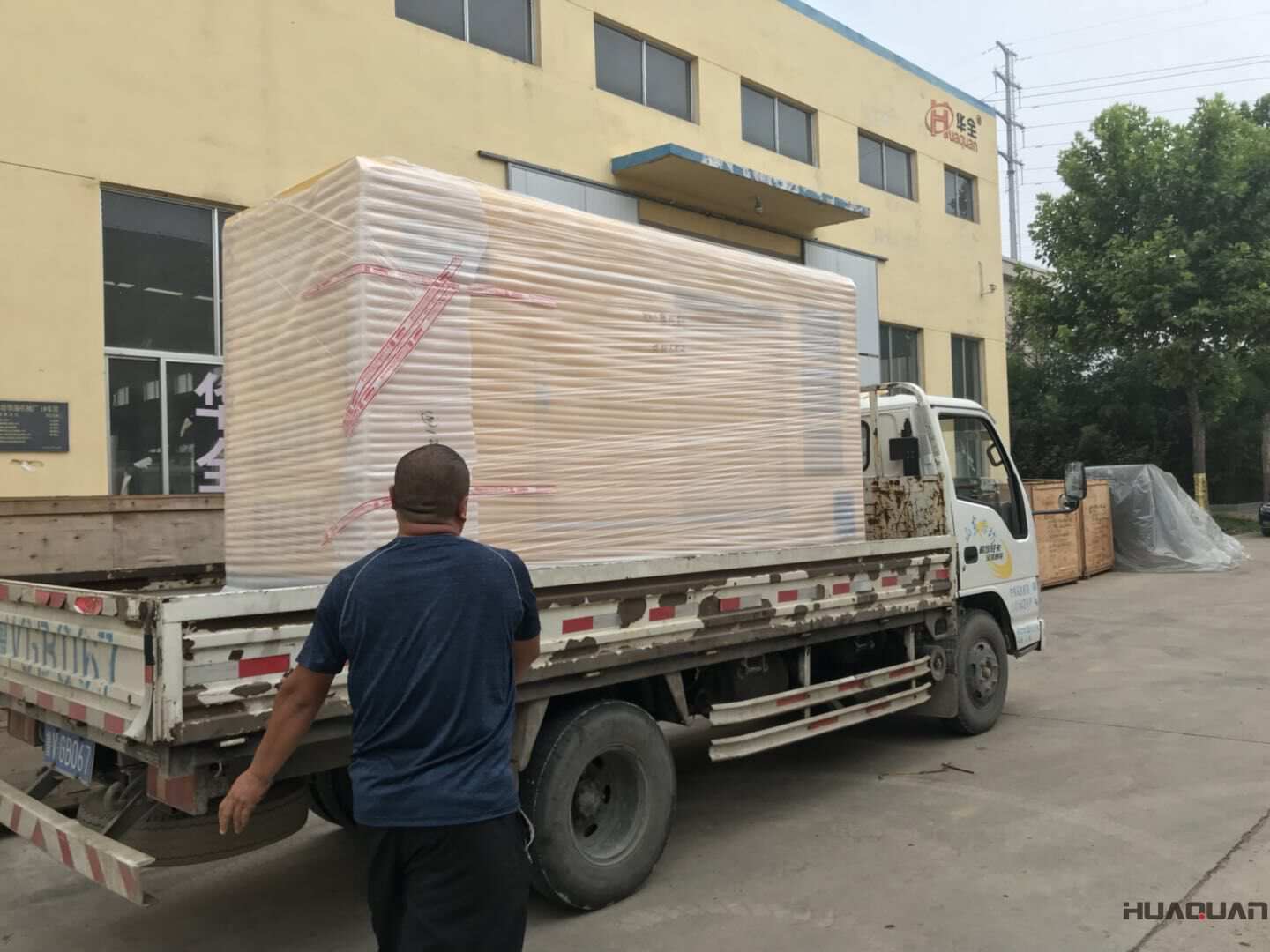 一臺20kw靜音箱型柴油發(fā)電機(jī)組于9月18日發(fā)往北京