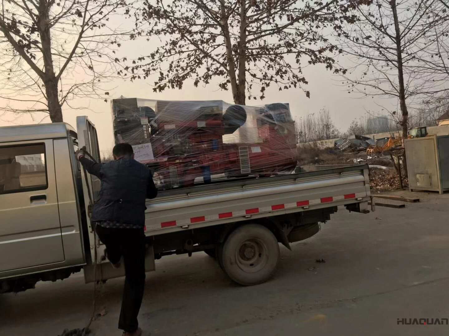 11月30日，張先生從華全動力訂購的一臺120kw自動化柴油發(fā)電機組現(xiàn)已成功發(fā)往山東省