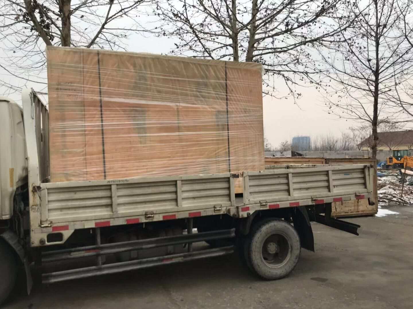 12月12日，山東省汪先生從華全動力采購的120kw靜音式防雨棚柴油發(fā)電機組順利發(fā)往目的地