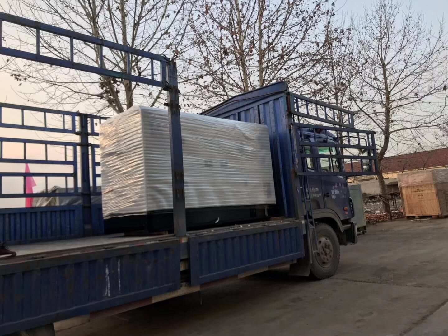 王先生從華全動力采購的一臺40kw移動拖車柴油發(fā)電機組于12月21日成功發(fā)往四川省