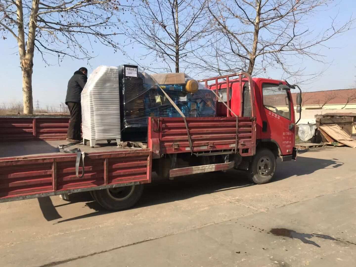 1月5日，云南省胡先生從華全動力采購的一臺100kw自動化柴油發(fā)電機組已經順利發(fā)往目的地