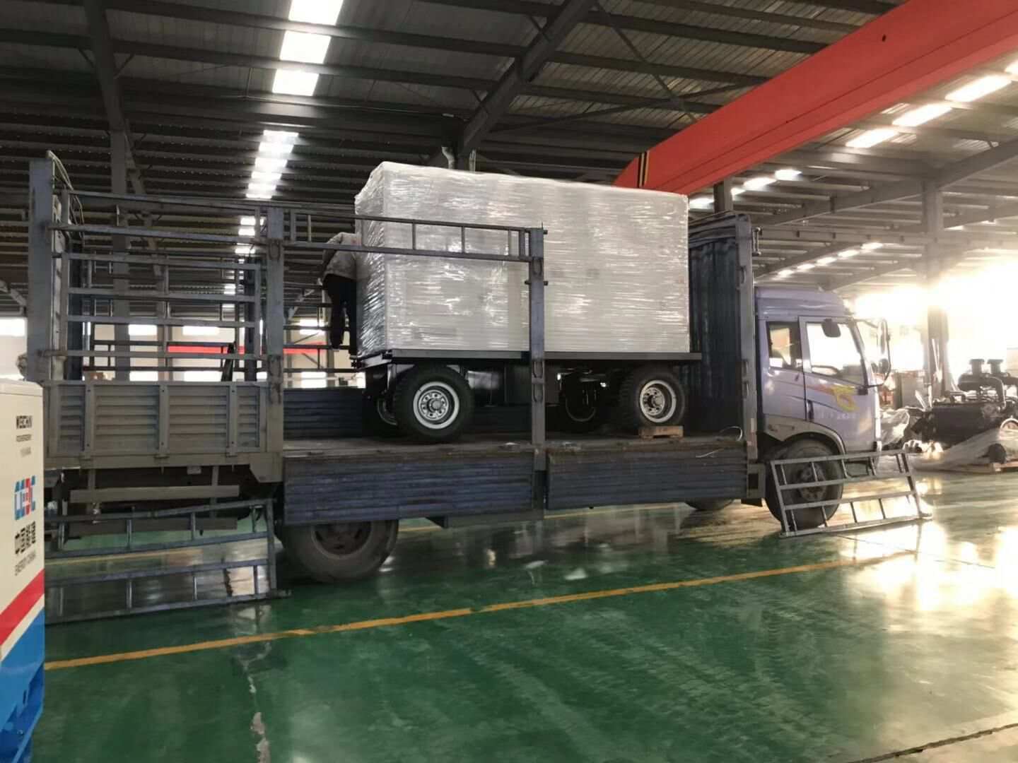1月11日，耿先生從華全動力采購的400kw靜音式防雨棚柴油發電機組現已成功發往河北省