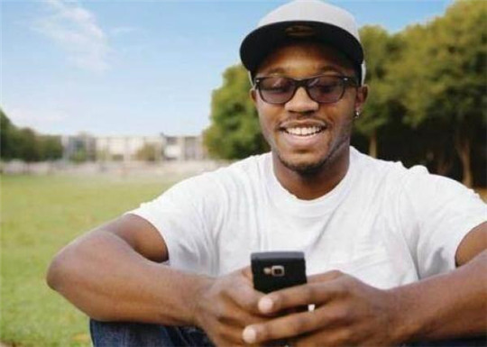 非洲電力設(shè)施不足，手機(jī)卻大量使用，主要靠這3種方法進(jìn)行充電