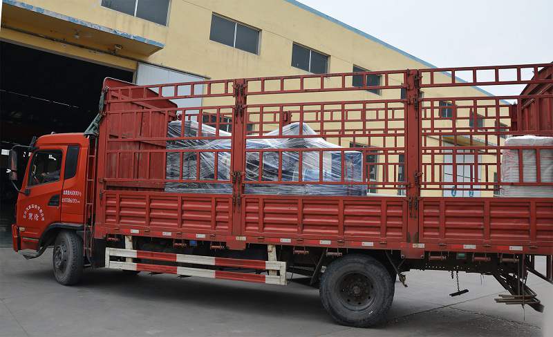 4月17日，一臺250kw立柜自啟動發電機組從華全動力發往山東